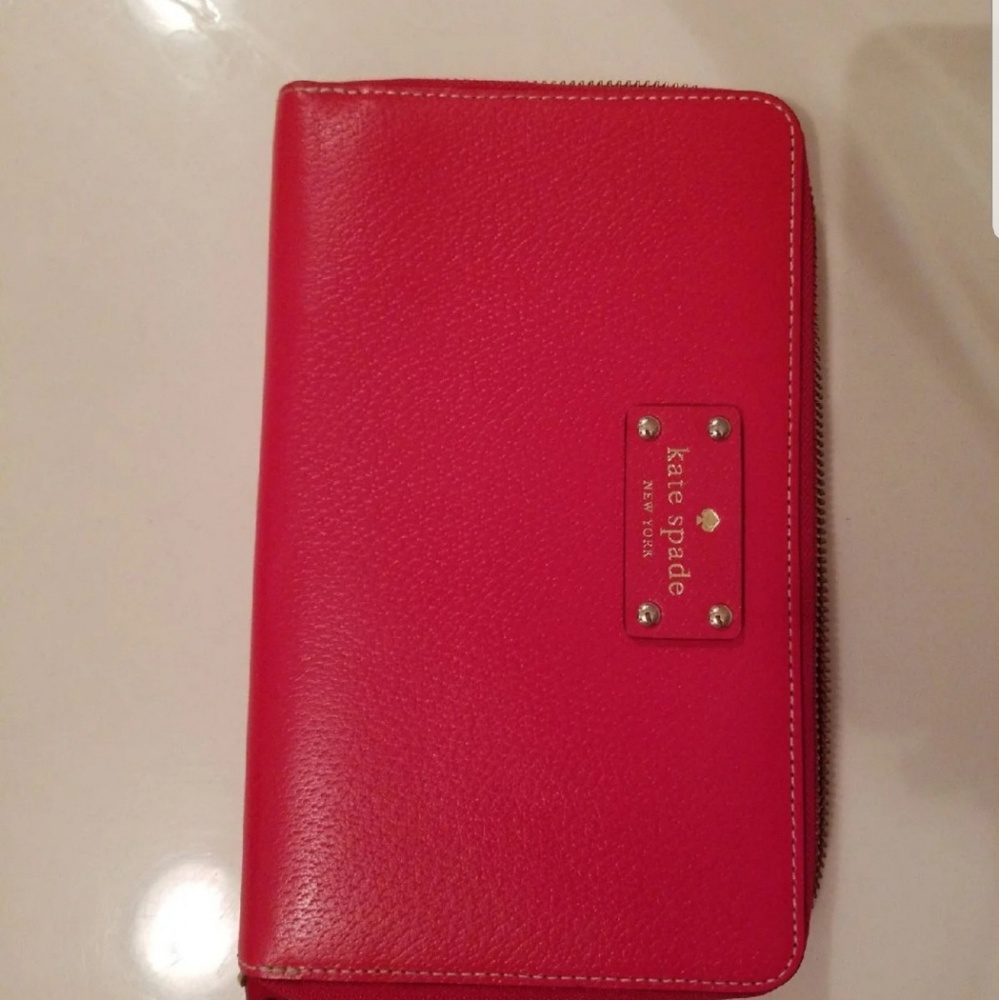Kate spade travel wallet